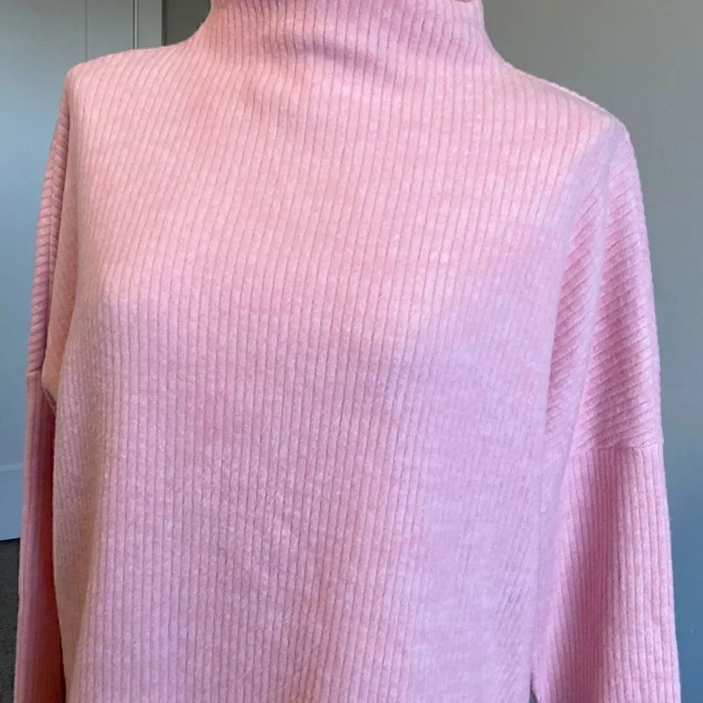 H&M Turtle Neck Sweater-New without tags - Picture 4 of 6